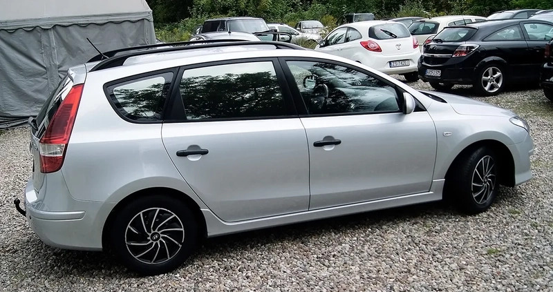 Hyundai I30 cena 17500 przebieg: 150000, rok produkcji 2010 z Szczecin małe 781